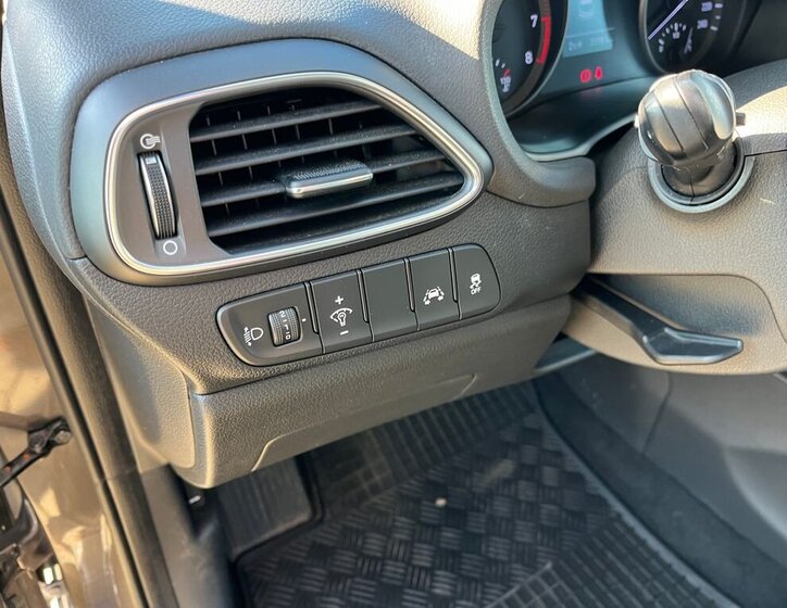 Hyundai i30 Hatchback 998,0 88 kw