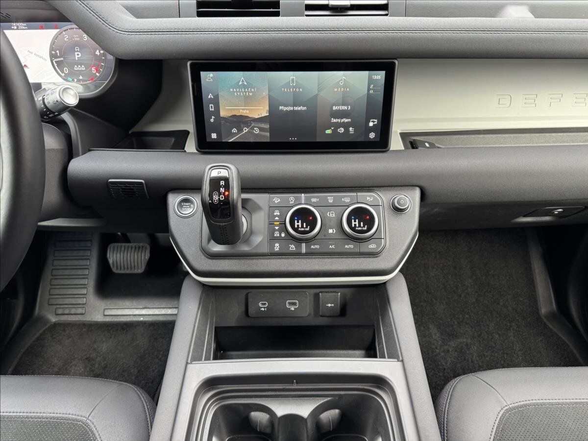 Land Rover Defender SUV 3,0 l 221 kw