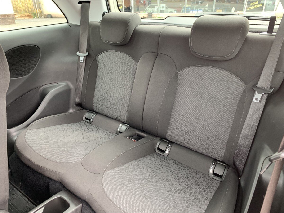 Opel Adam Hatchback 1,4 l 64 kw