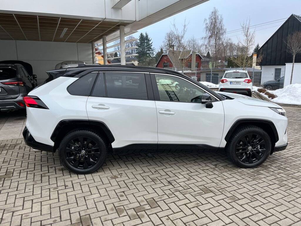 Toyota RAV4 SUV 2,5 l 131 kw
