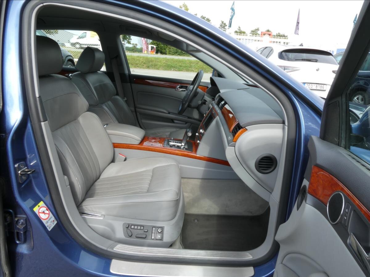 Volkswagen Phaeton Sedan / Limuzína 3,0 l 171 kw