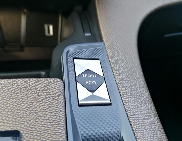 DS Automobiles DS7 Crossback 20