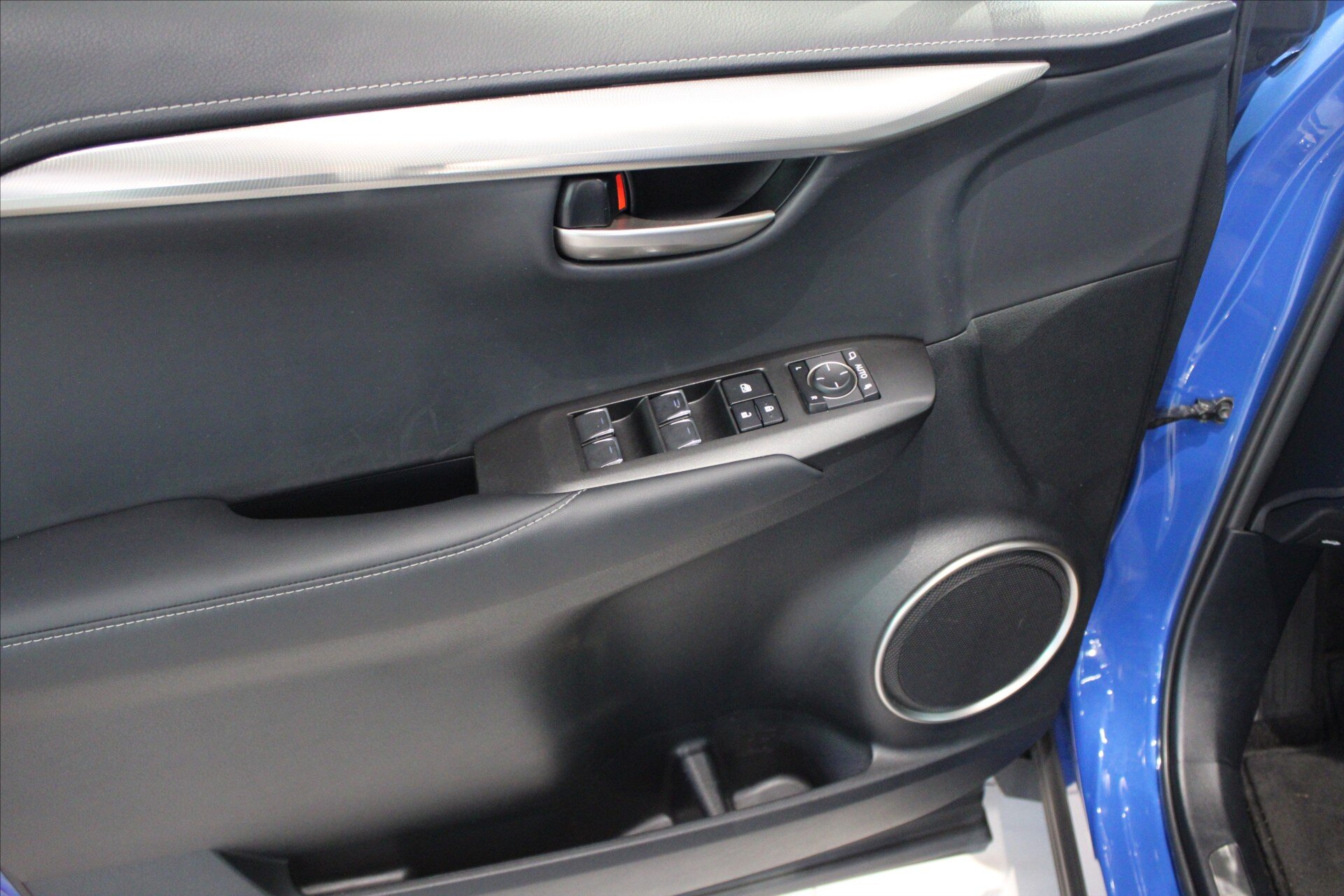 Lexus NX 300h SUV 2,5 l 145 kw