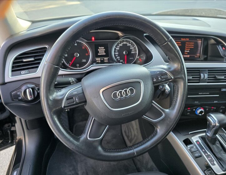 Audi A4 Kombi 2,0 l 100 kw