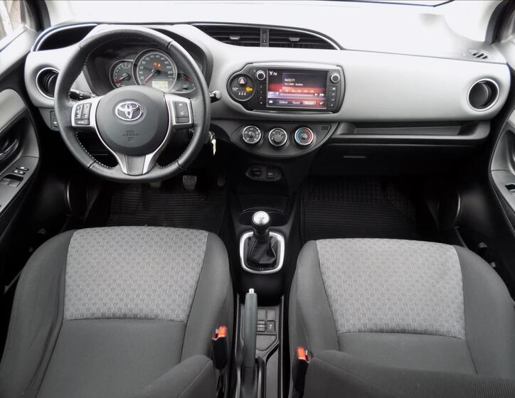 Toyota Yaris 12