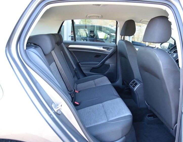 Volkswagen Golf Hatchback 1,2 l 77 kw