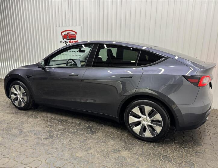 Tesla Model Y 5