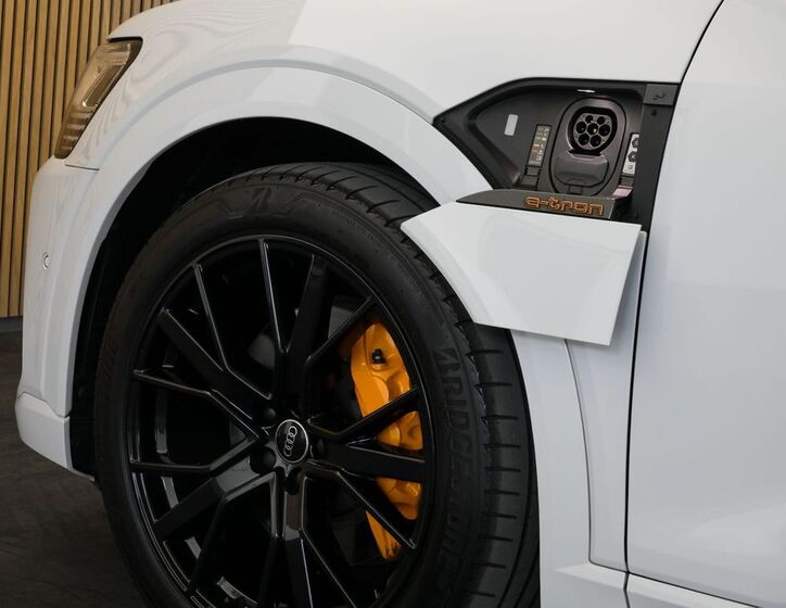 Audi e-tron 8