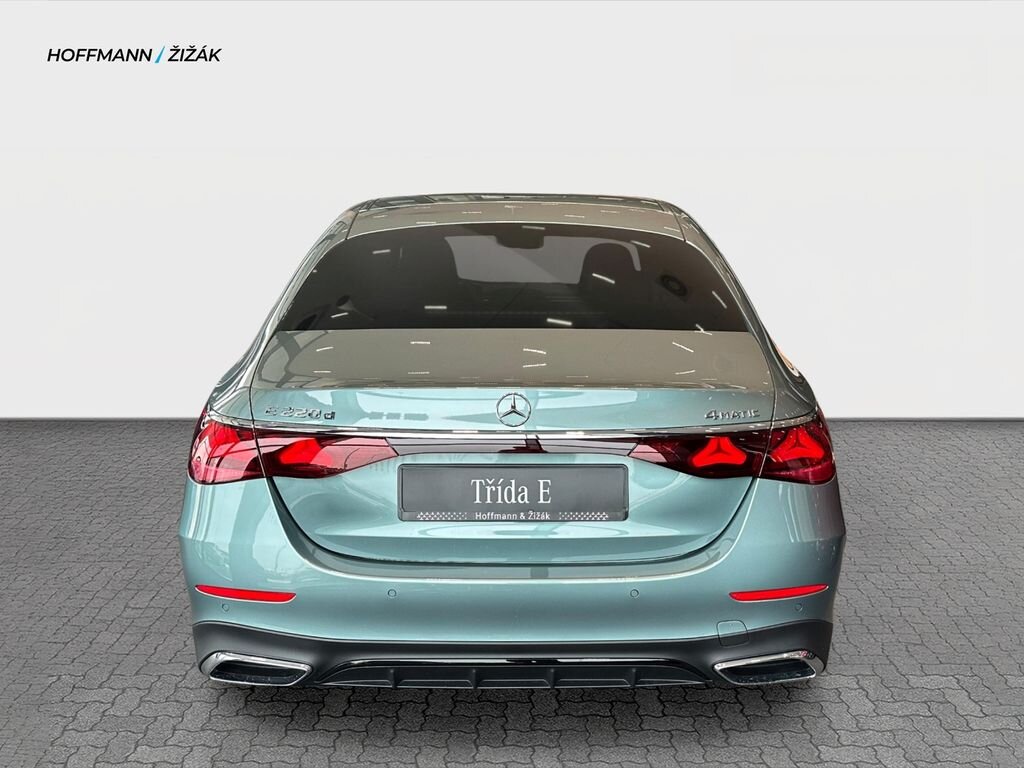 Mercedes-Benz Třídy E Sedan 2,0 l 145 kw