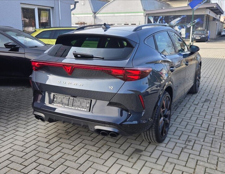 Cupra Formentor SUV / Terénní 2,0 l 245 kw