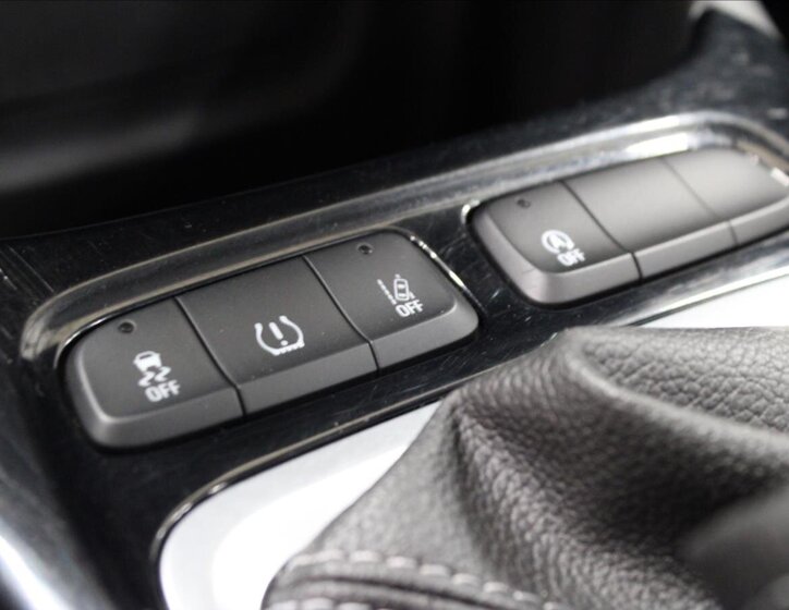 Opel Crossland X SUV 1,2 l 61 kw