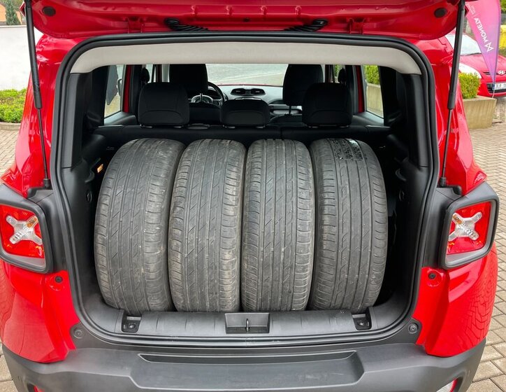Jeep Renegade SUV / Terénní 1,3 l 132 kw