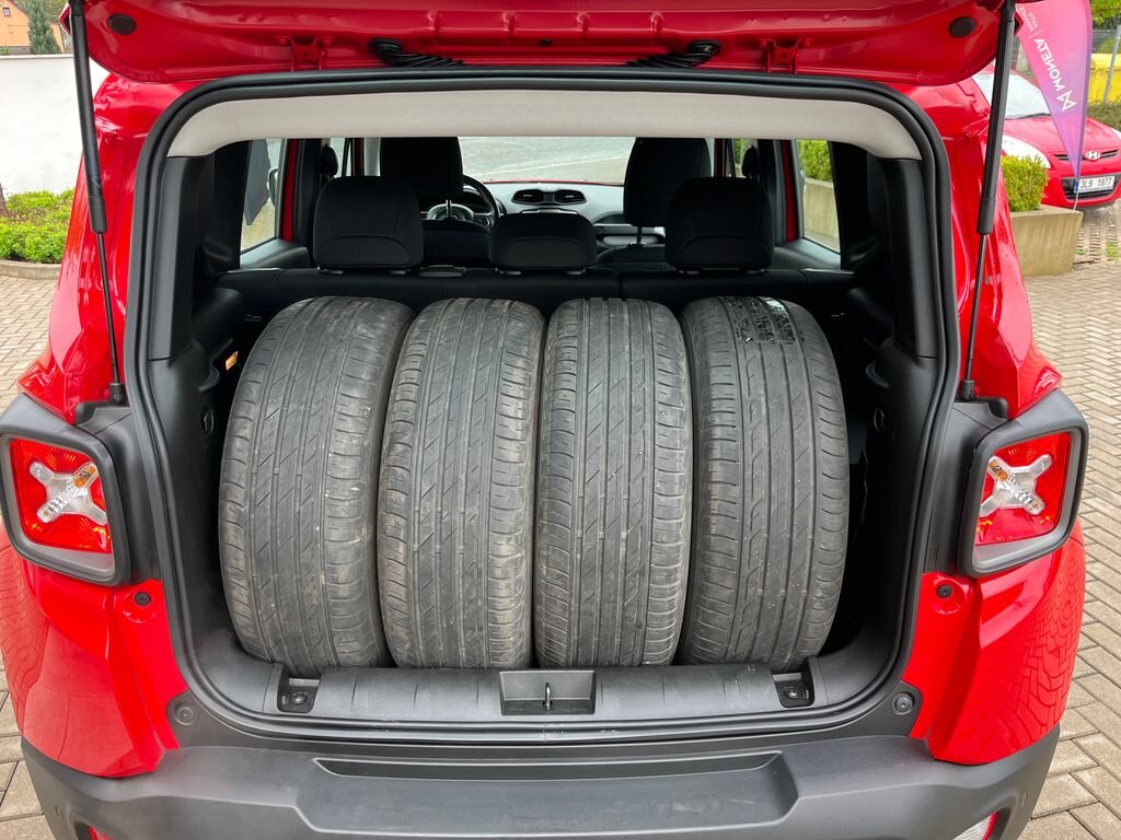 Jeep Renegade SUV / Terénní 1,3 l 132 kw