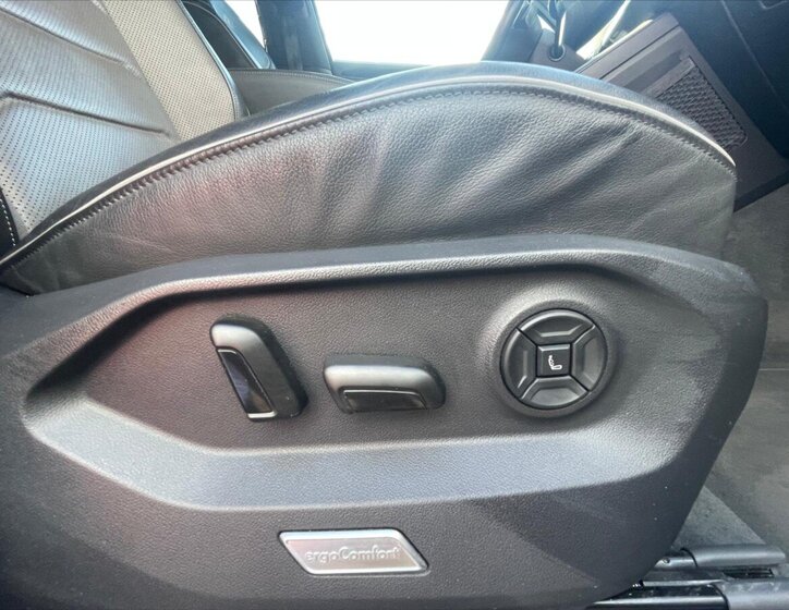 Volkswagen Touareg SUV 3,0 l 210 kw