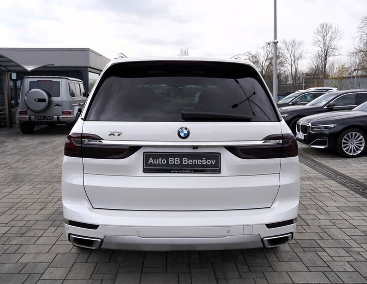 BMW X7 SUV / Terénní 3,0 l 250 kw