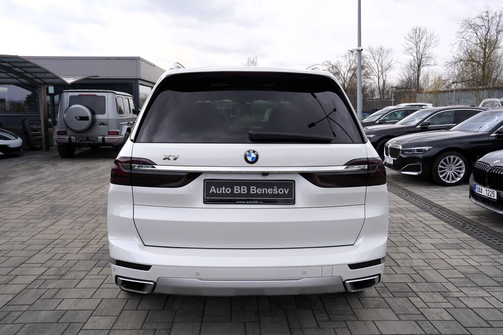 BMW X7 SUV / Terénní 3,0 l 250 kw