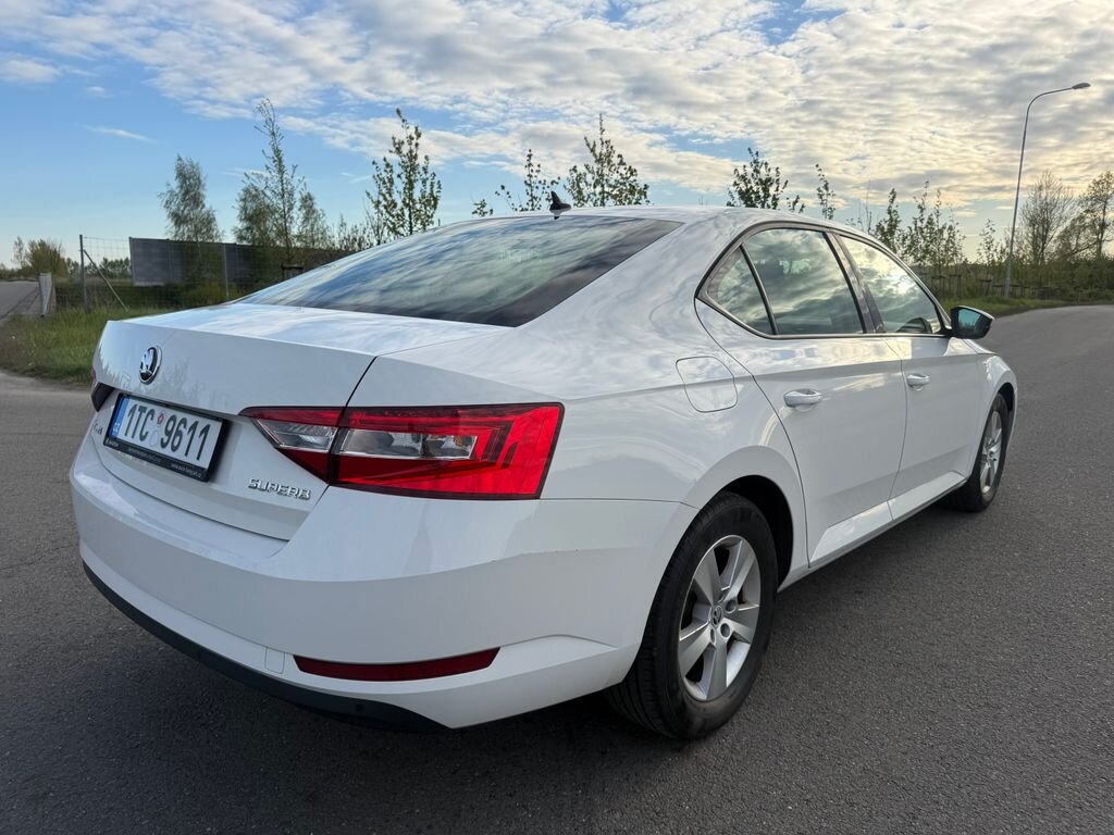 Škoda Superb Sedan / Limuzína 2,0 l 110 kw