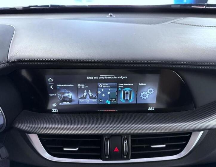 Alfa Romeo Stelvio 10