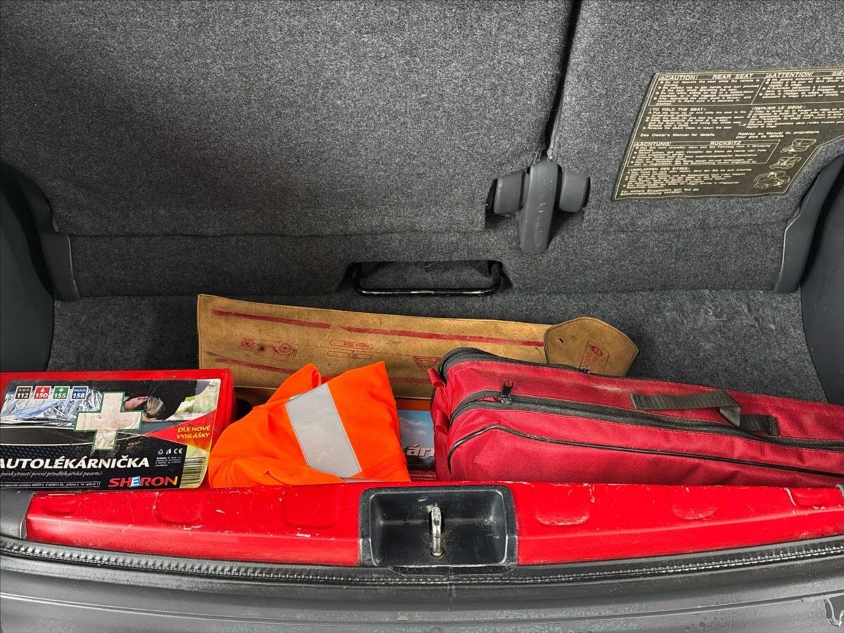 Toyota Yaris Hatchback 998,0 50 kw