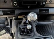 Land Rover Defender 24