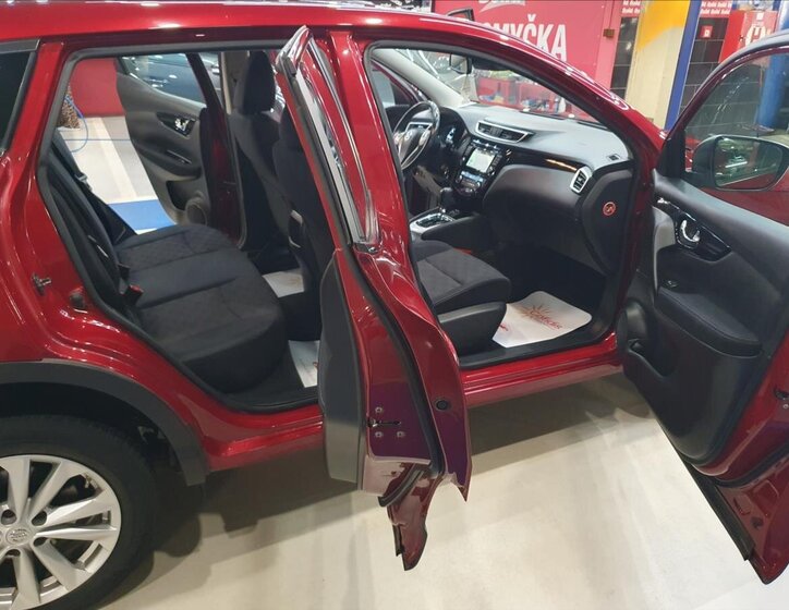 Nissan Qashqai SUV / Terénní 1,6 l 96 kw