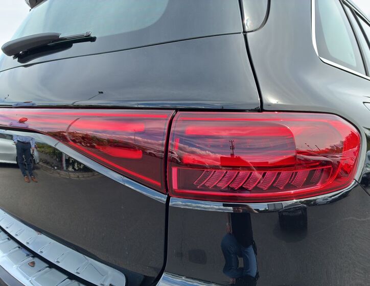 Mercedes-Benz EQB 11