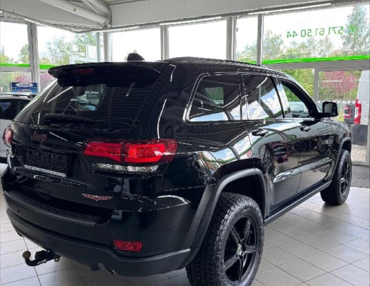 Jeep Grand Cherokee 6