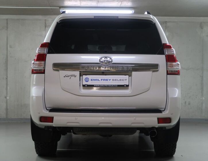 Toyota Land Cruiser 6