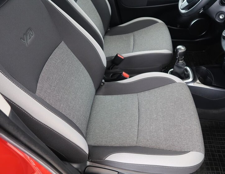 Toyota Yaris Hatchback 1,5 l 82 kw