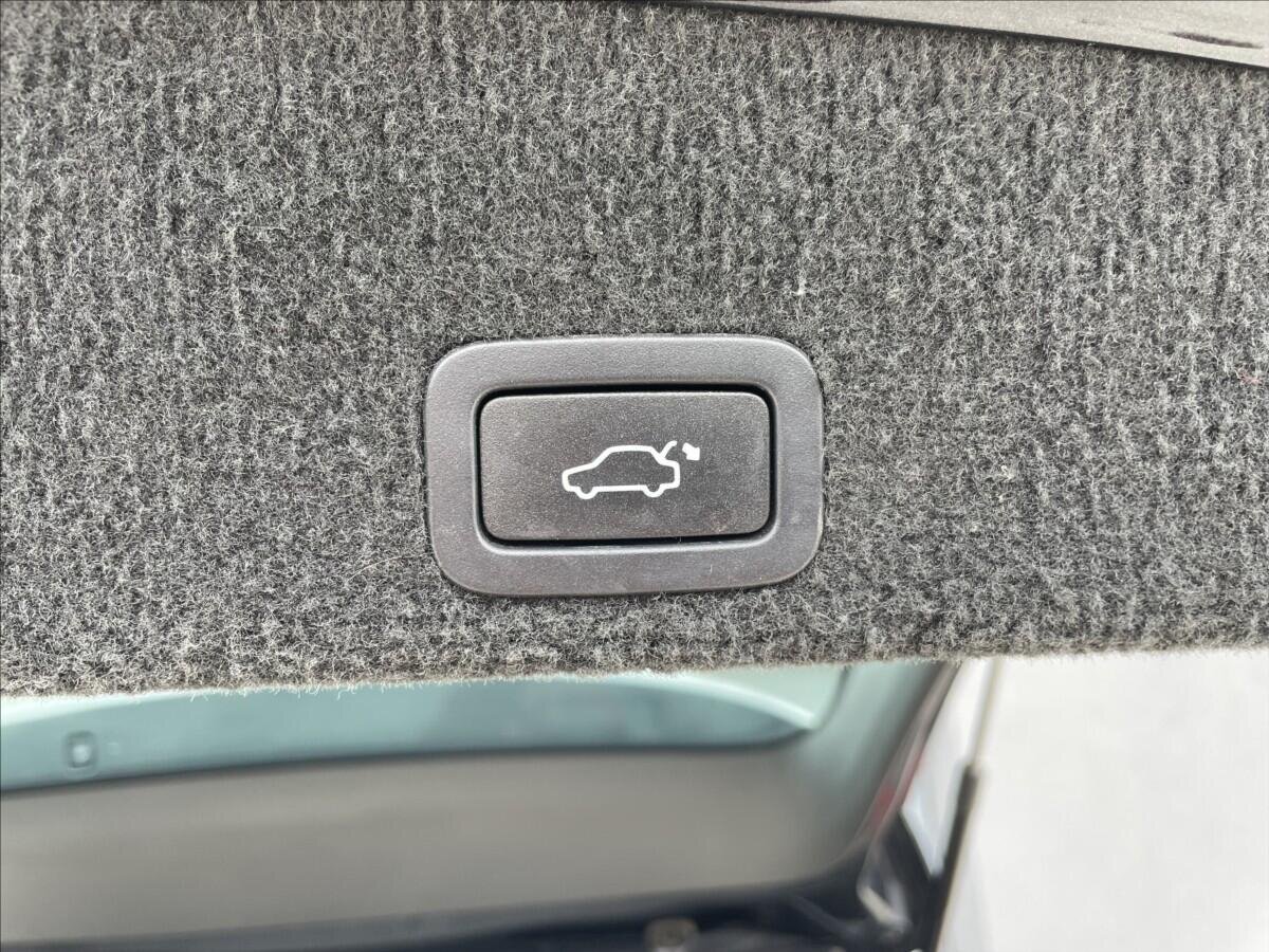 Volvo XC60 Kombi 2,4 l 151 kw