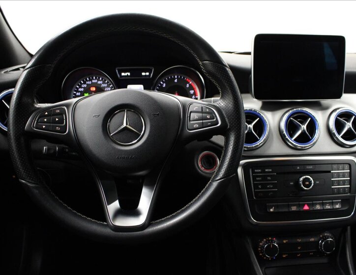 Mercedes-Benz CLA 25