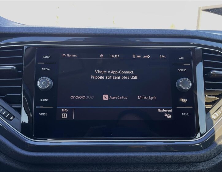 Volkswagen T-Roc SUV 2,0 l 110 kw