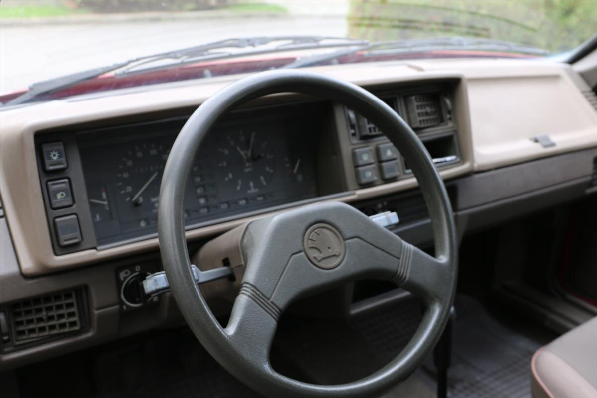 Škoda Favorit Hatchback 1,3 l 46 kw