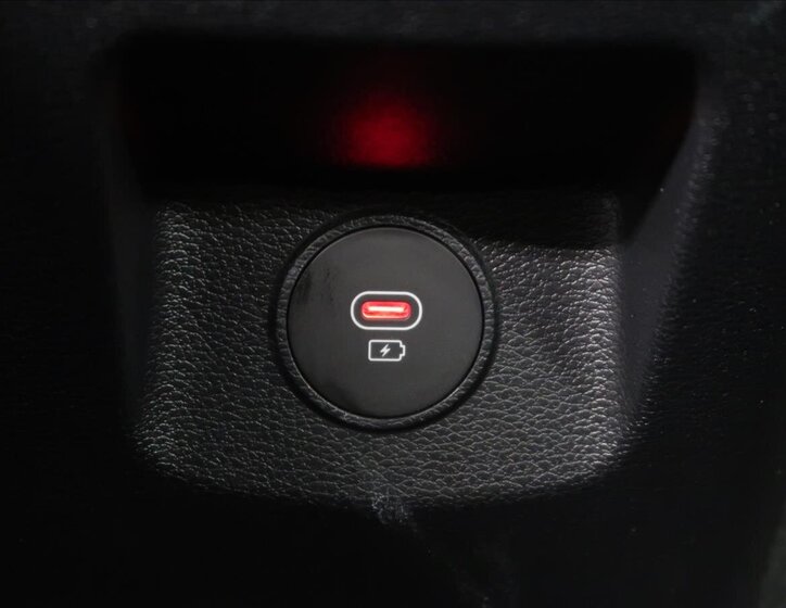 KIA XCeed CUV / Crossover 1,5 l 103 kw