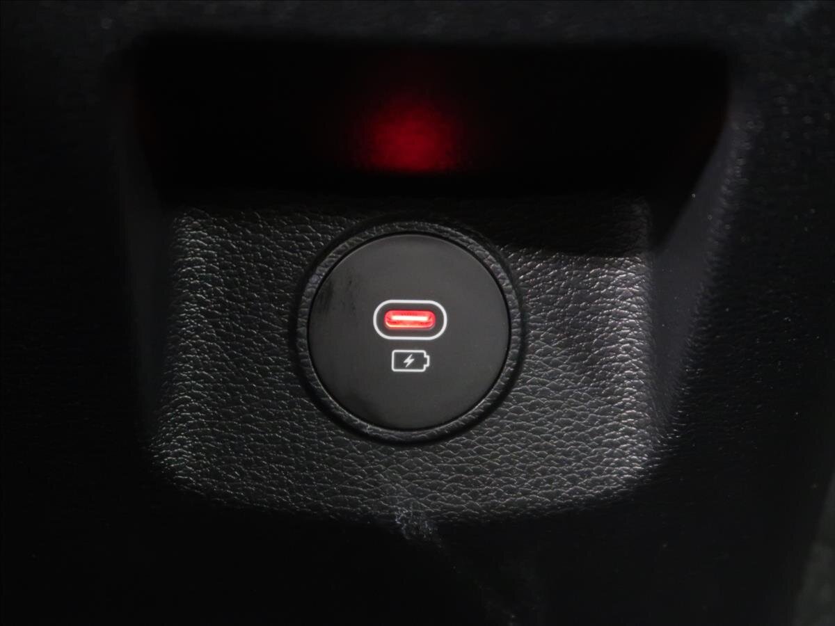 KIA XCeed CUV / Crossover 1,5 l 103 kw