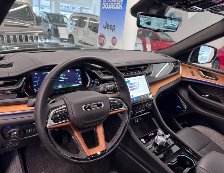 Jeep Grand Cherokee 13