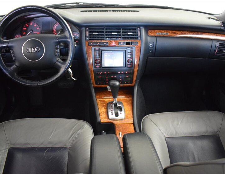 Audi S8 Sedan 4,2 l 265 kw