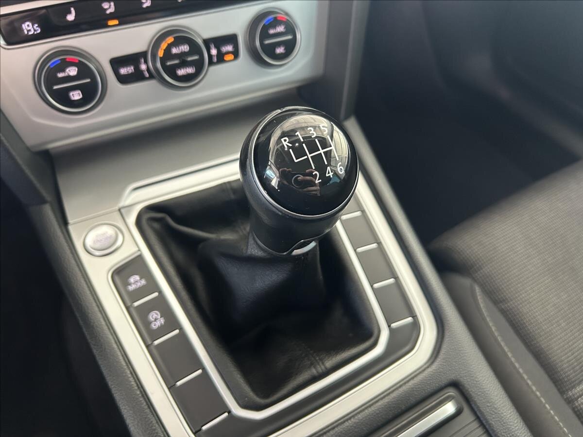 Volkswagen Passat Sedan / Limuzína 1,4 l 110 kw