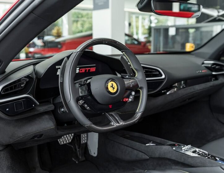 Ferrari Ostatní Kupé 3,0 l 610 kw