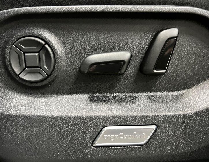 Volkswagen Touareg SUV 3,0 l 210 kw