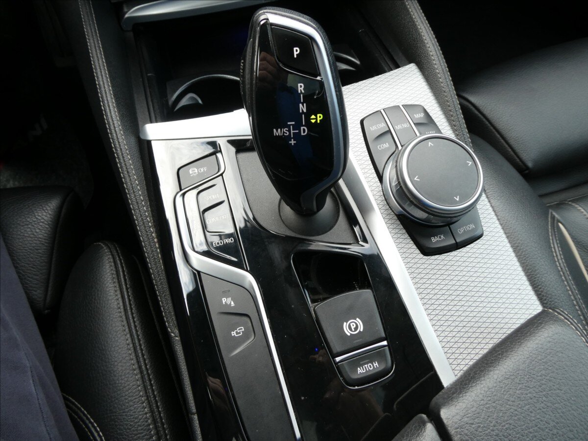 BMW Řada 5 Kombi 3,0 l 235 kw