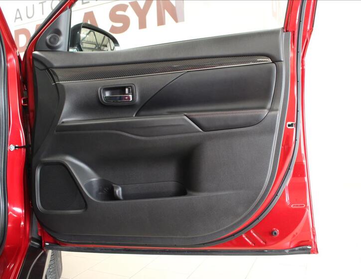 Mitsubishi Outlander 11