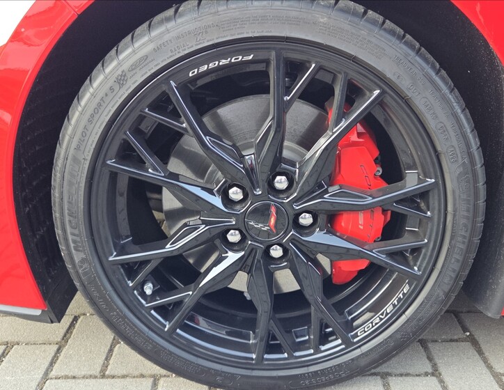 Chevrolet Corvette 16