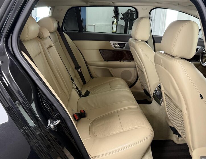 Jaguar XF Kombi 3,0 l 202 kw