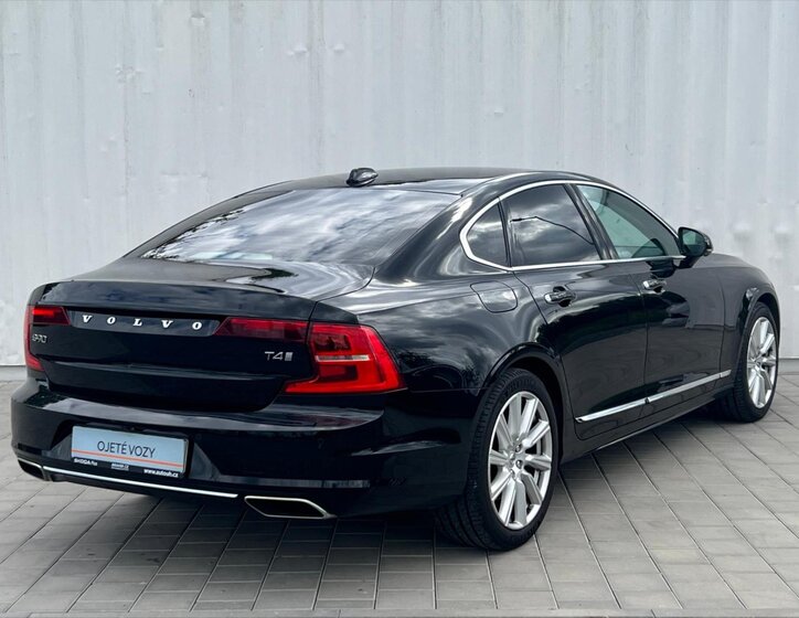 Volvo S90 21