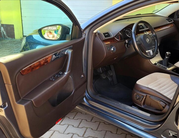 Volkswagen Passat Kombi 1,4 l 90 kw