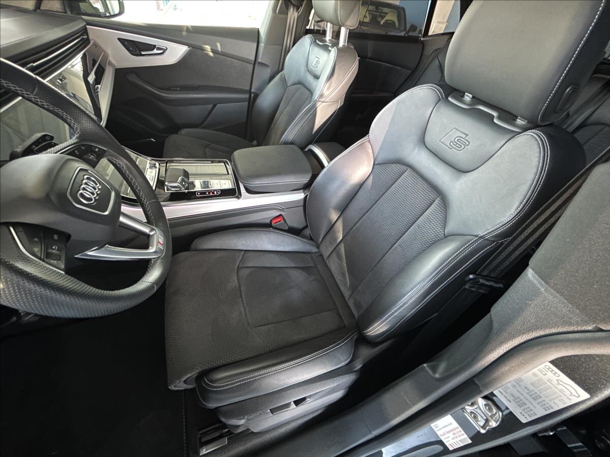 Audi Q8 SUV / Terénní 3,0 l 250 kw