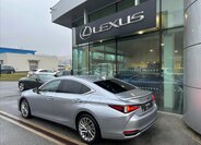 Lexus ES 300h Sedan / Limuzína 2,5 l 160 kw