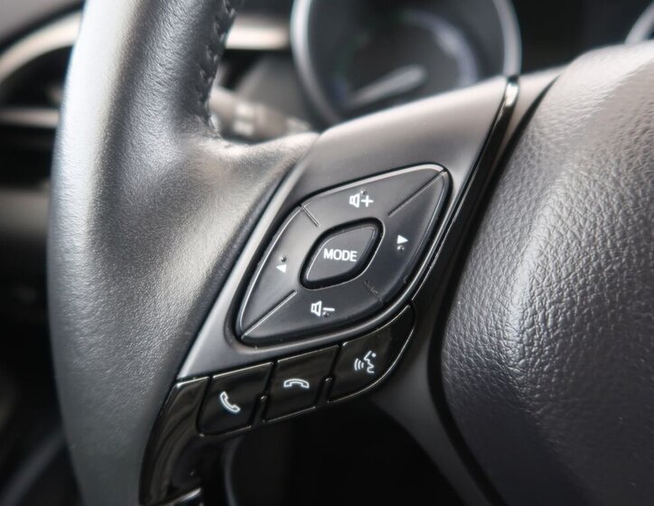 Toyota C-HR SUV / Terénní 1,8 l 72 kw