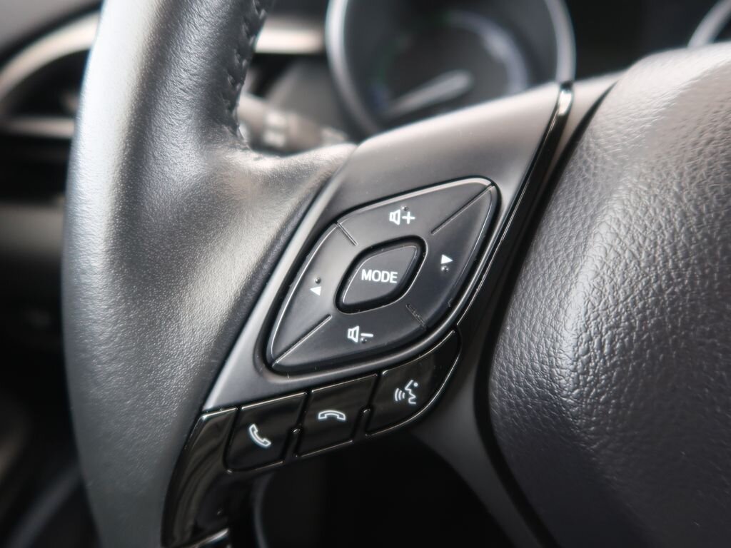 Toyota C-HR SUV / Terénní 1,8 l 72 kw